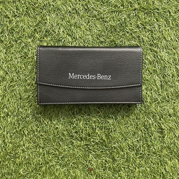 2019 Mercedes-Benz C-Class Convertible Owners Manual (C300 4MATIC 2.0L, C300) - Picture 10 of 12